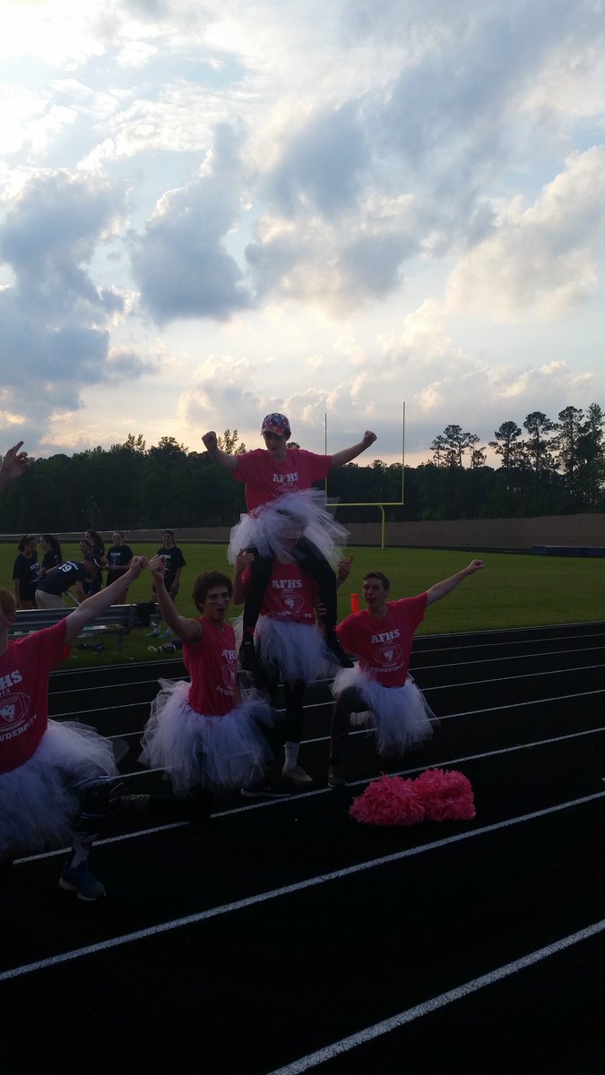 Action photos from tonight's awesome male cheerleaders! #Powderpuff2016 <a href="/AFHS_Engineers/">AFHS Academy of Engineering</a> @AFHSEnglish