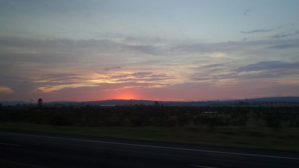 HetzmekPhoto's tweet photo. Atardecer de carretera #Highwaysunset #mobilephotography #nofilter #mexico https://t.co/TPy1uwrhsx