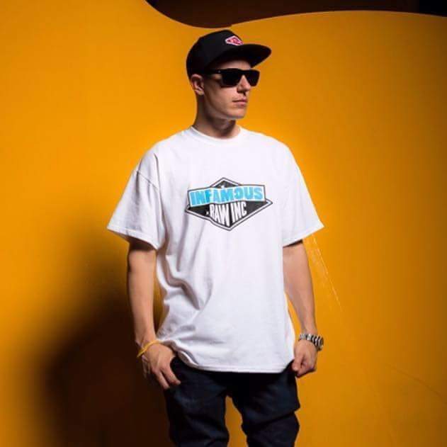 kalis_rawinc's tweet photo. Raw Inc clothing and accessories from selected retailers #rawinc #raw_inc #streetwear #tshirt #apparel #clothing https://t.co/tFxNIxnJIu