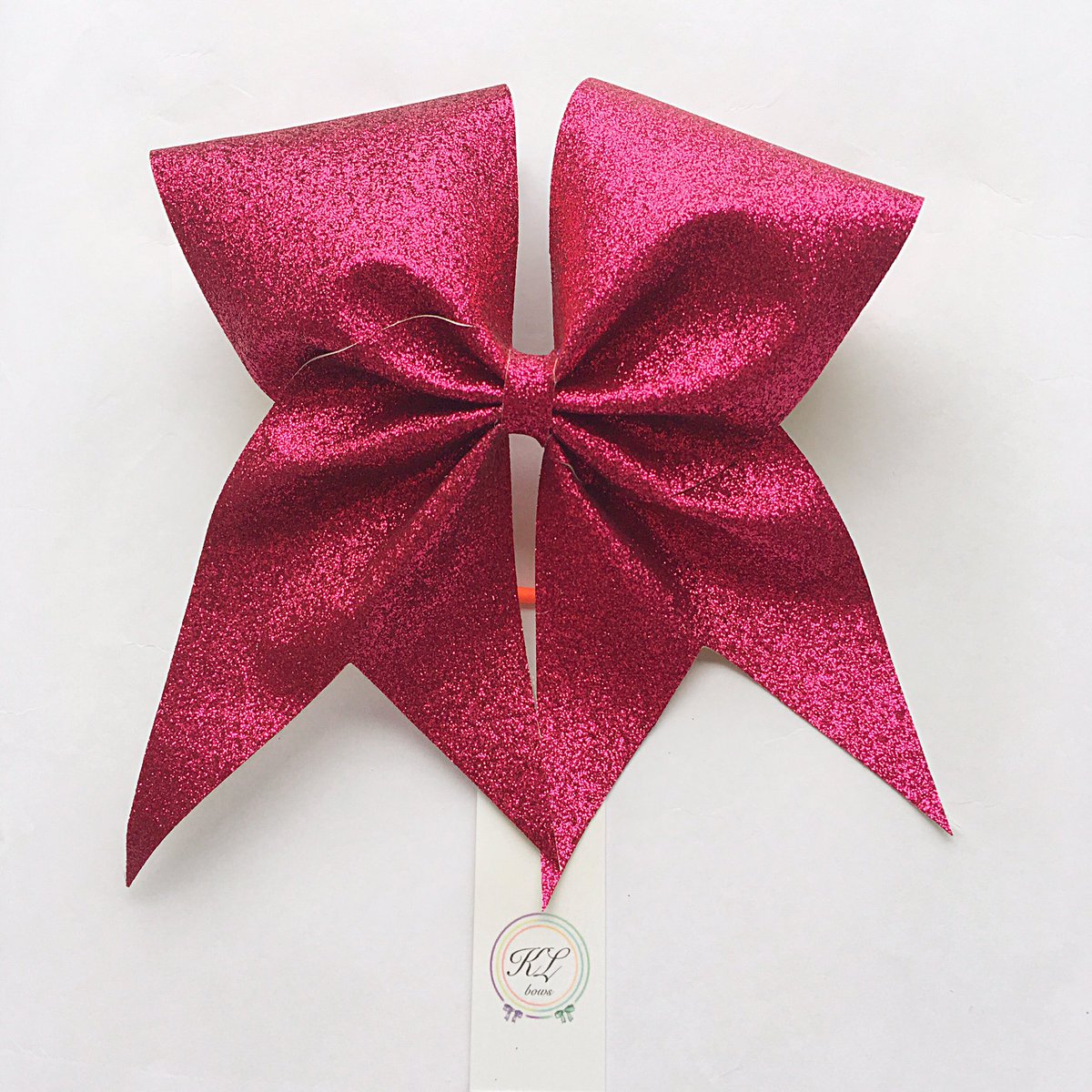 KL_Bows's tweet photo. Newest colours available on our website! Fuchsia & Yellow Gold #klbows #glitter #cheer #cheerleader #glitterbows https://t.co/1lK7M4Q60s