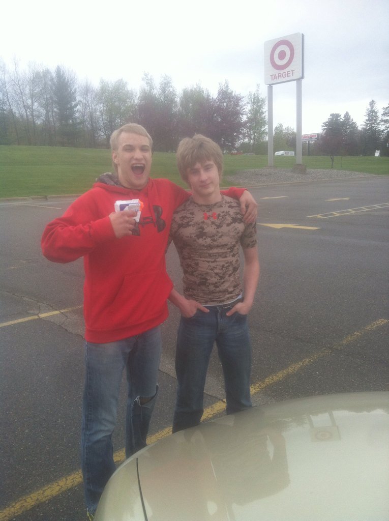 Kislatron's tweet photo. Holm boy down, kill for kswiss @GRHSNerfWar https://t.co/b3BeKFOlFQ