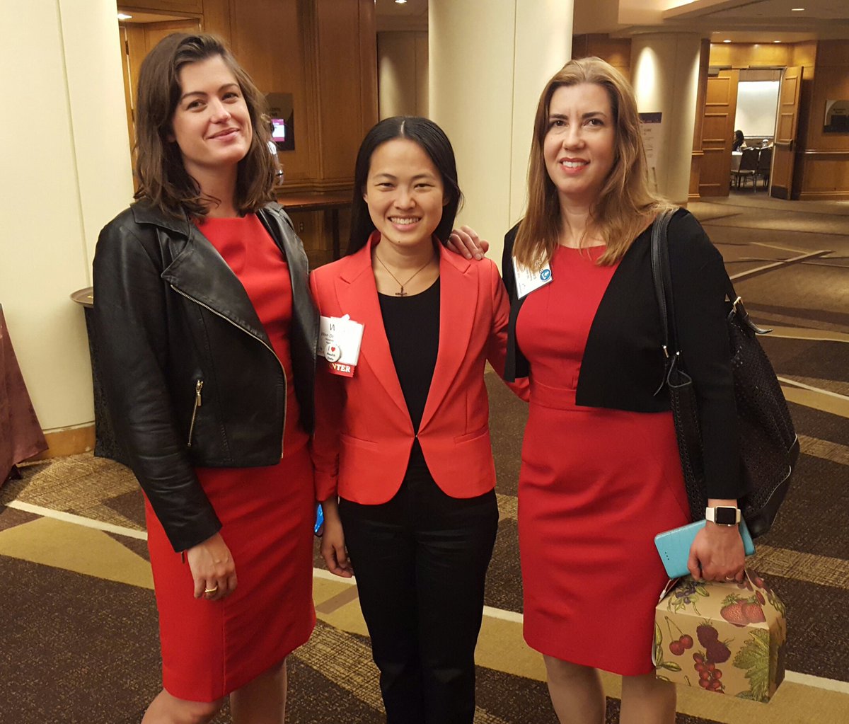 HealthcareWen's tweet photo. we did not plan this
#HDpalooza #serendipity
@RebeccaCoelius @Lygeia
#MPWHIT #WomenInHIT https://t.co/2ft1XgqsGR