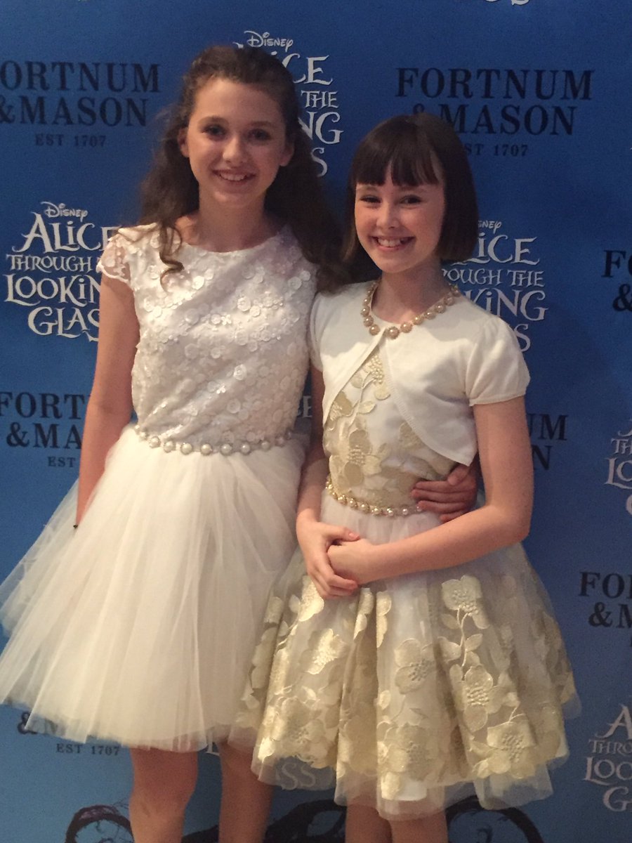 rachanncrouch's tweet photo. So proud of my girl playing the Young White Queen! European Premiere. #throughthelookingglass https://t.co/gL2oPEZwQ6