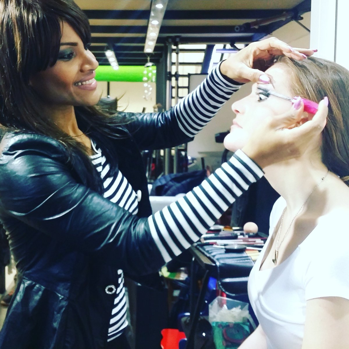 Lisa_Makeup_Ita's tweet photo. #eyeliner #mascara #crease #instamakeup #foundation #eyes #cosmetics #concealer#eyeshadow #Supertags#cosmetic#gloss https://t.co/22xL8GkAEK