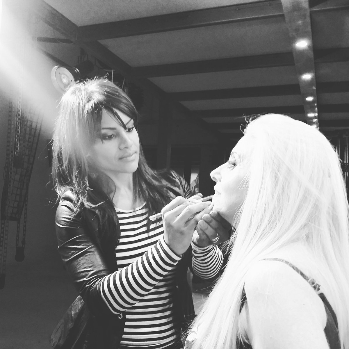 Lisa_Makeup_Ita's tweet photo. #lisamakeupitalia...#eyeliner#mascara  #crease#foundation#eyes#cosmetics
#eyeshadow#makeupartist#selfie#style #love https://t.co/5K6TV8Zgl0