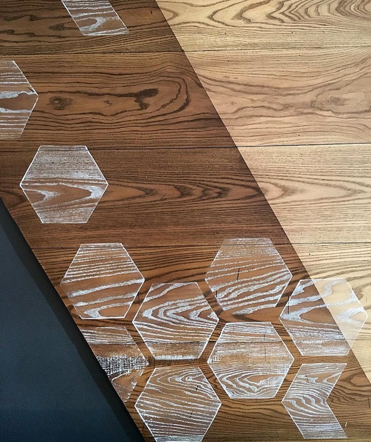 pizzaprova's tweet photo. Sometimes you just gotta stop &amp; enjoy the patterns on the wall. 📐🔨⚙ Thanks for sharing! #Repost #wallart #design https://t.co/U5Zv3JVtdi