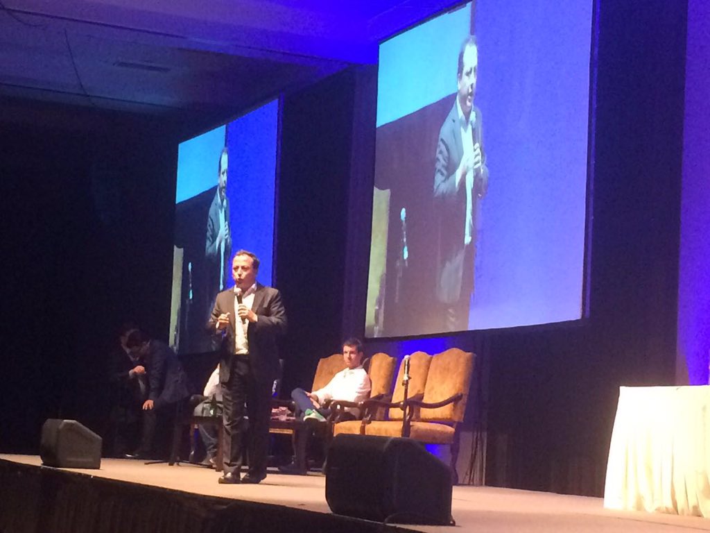 GuitalPartners's tweet photo. Dando charla en Padre Rico Padre pobre https://t.co/YHW2I2YuwJ