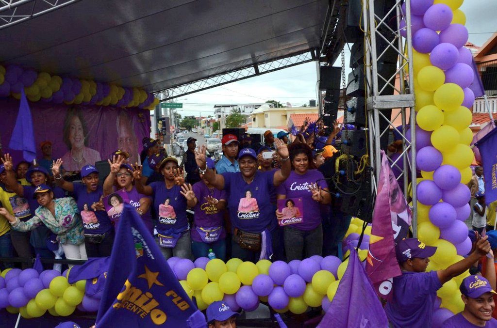 CristinaLizardo's tweet photo. Ha sido impresionante este recibimiento por todo Santo domingo Este #SDEsteconCristina https://t.co/VwC22cAZc6