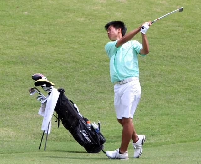 Pinecrest wins NCHSAA 4A boys golf championship on final hole: newsobserver.com/sports/high-sc… #SEC4A