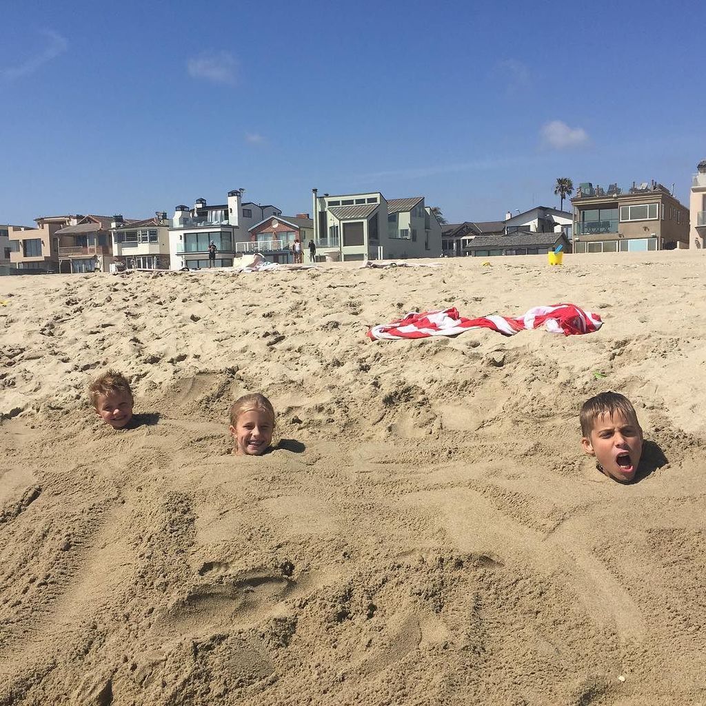 RealChrisPowell's tweet photo. I think we might leave them here for a while...😉
#GrandmasHouse #NewportBeach #Powellpack … https://t.co/7dWYEloG70 https://t.co/OG8MbgqWpX