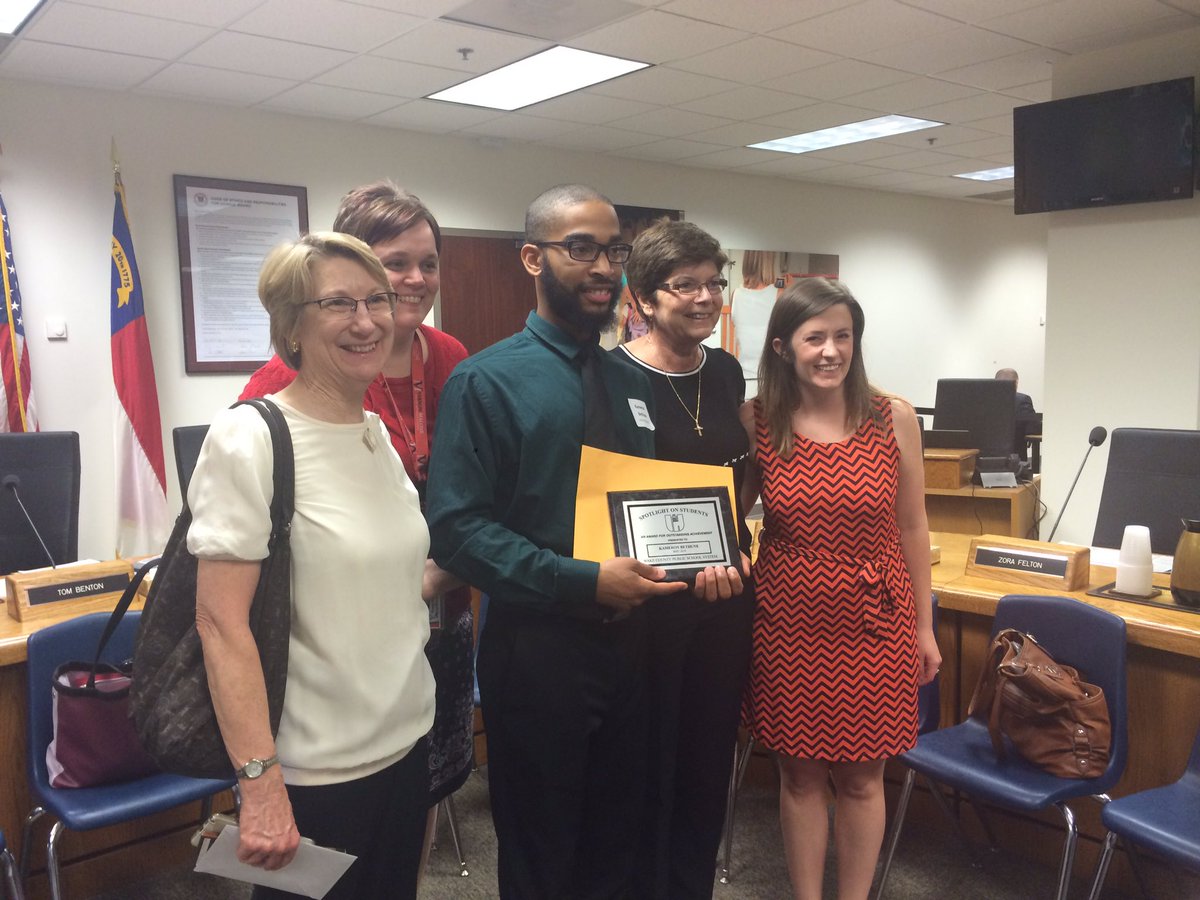 VMCCAcounselors's tweet photo. We are so proud of our amazing Spotlight On Student recipient, Kameron Bethune! @VernonMaloneCCA @vmccaseniors https://t.co/9vhtfwCebi