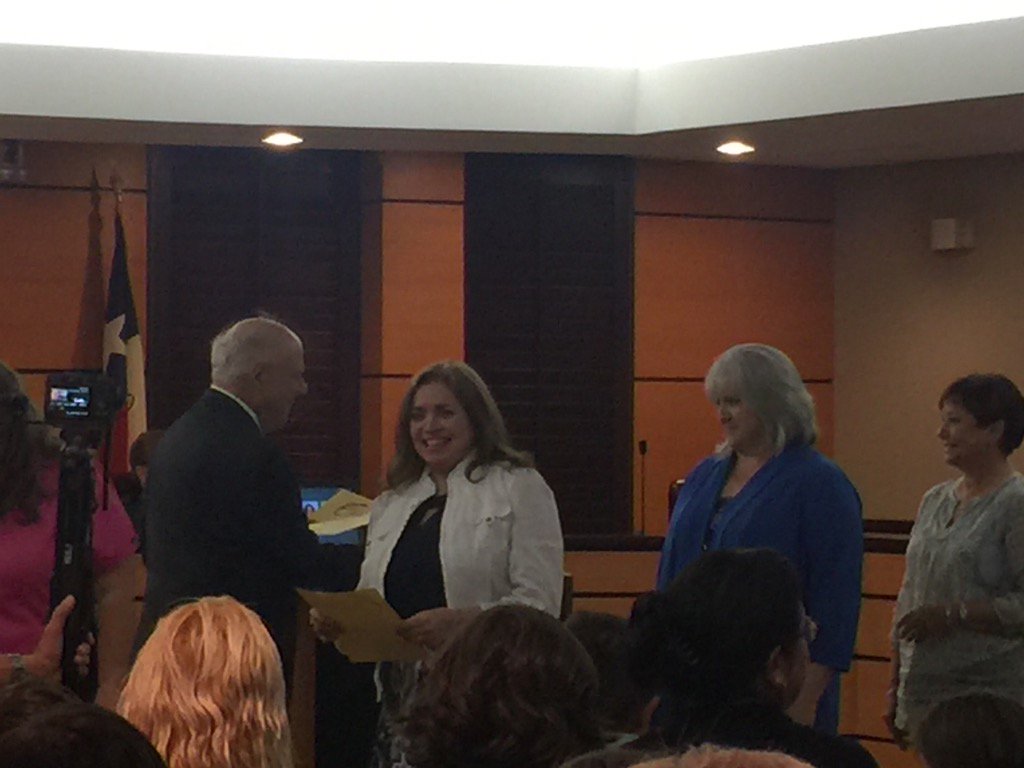 kewolfki's tweet photo. @BES_Cowboys Bradfield's Nurse Luna recognized by our school board...best nurse ever! https://t.co/Ncbo3eM5ez