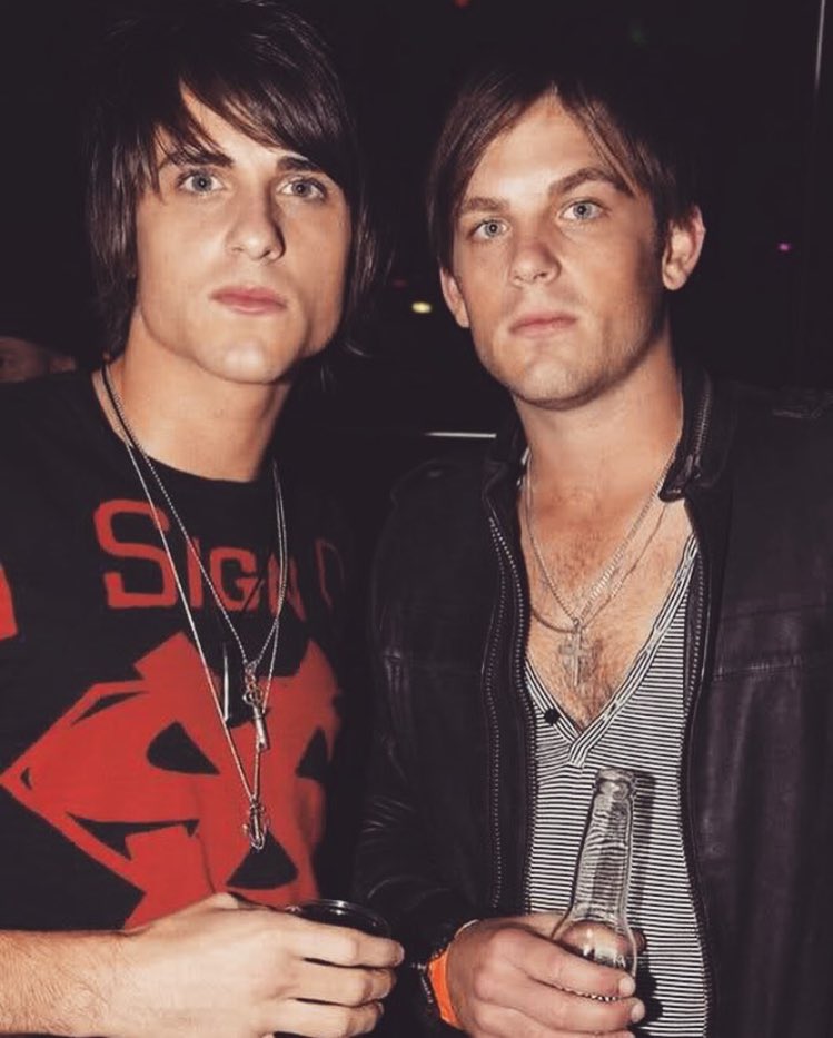 nerdymc's tweet photo. Oh hell yes 😈 #Followills https://t.co/5ap40jTN6u