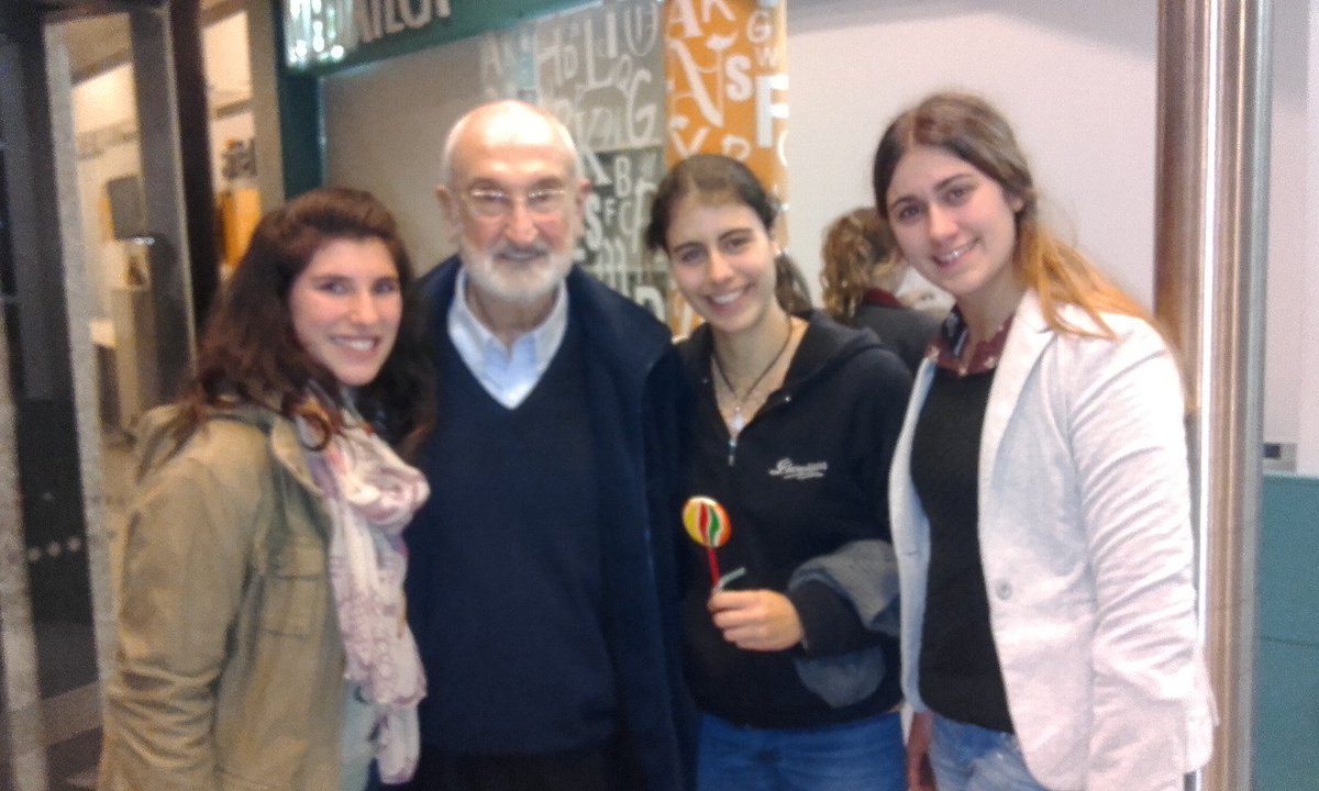 Mari_Oneto's tweet photo. #Building16 #JulioDecaro 👈#Genio https://t.co/qasNtL9UQL