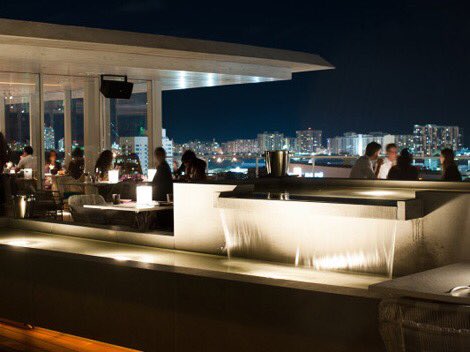 JuviaMiami's tweet photo. Evening, #Miami. Make someone's day! Send them a Juvia drink for free! Download app to send: https://t.co/k4c64uympx https://t.co/W1ru3cmMvF