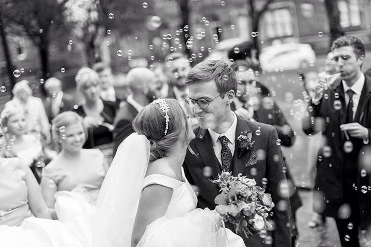 Forget the confetti... It's all about the bubbles these days 😉

#weddingbubbles #weddingin… ift.tt/1rFdpzH