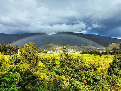 enmicolombia's tweet photo. en Instagram, @enmicolombia publicó: Arcoíris perfecto sobre #VillaDeLeyva #Boyacá #EnMiColombia #LinkToTrip ift.tt… https://t.co/lR8mCTp4iZ