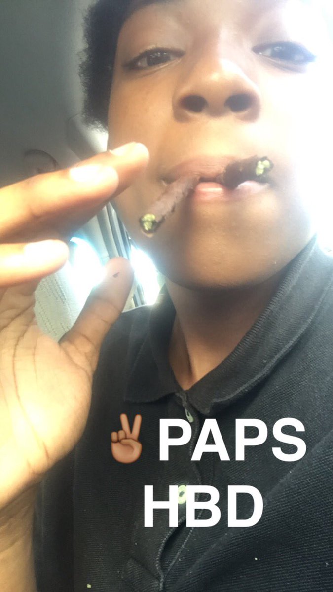 waagwaan_Marlee's tweet image. Happy birthday to Young Pappy you would of been a legend #2Blunts for #YoungPappy @PappyNotPapi