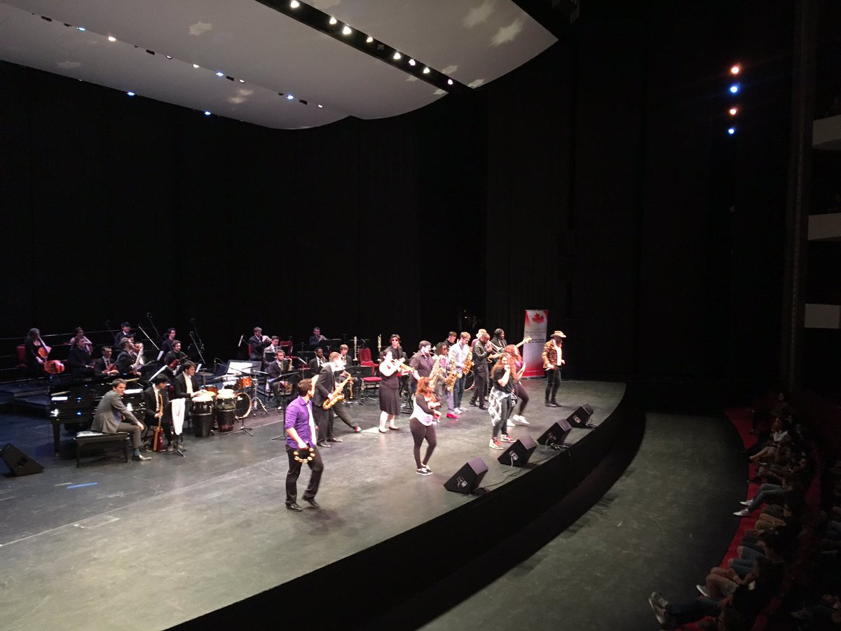 HumberMusic's tweet image. Grand finale of The Humber Experience! The crowd is on their feet! #HumberMusicLive #MFC2016 @musicfestcanada