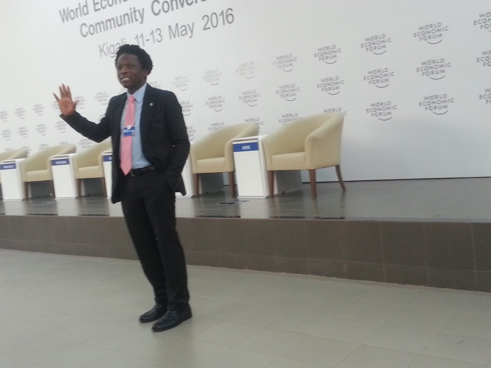 tuyiishimire's tweet photo. A man From Nigeria #Ashaye he was so impressed that people come at time @Uni_Rwanda  #WEFAfrica2016 https://t.co/RaOHUNDQW0
