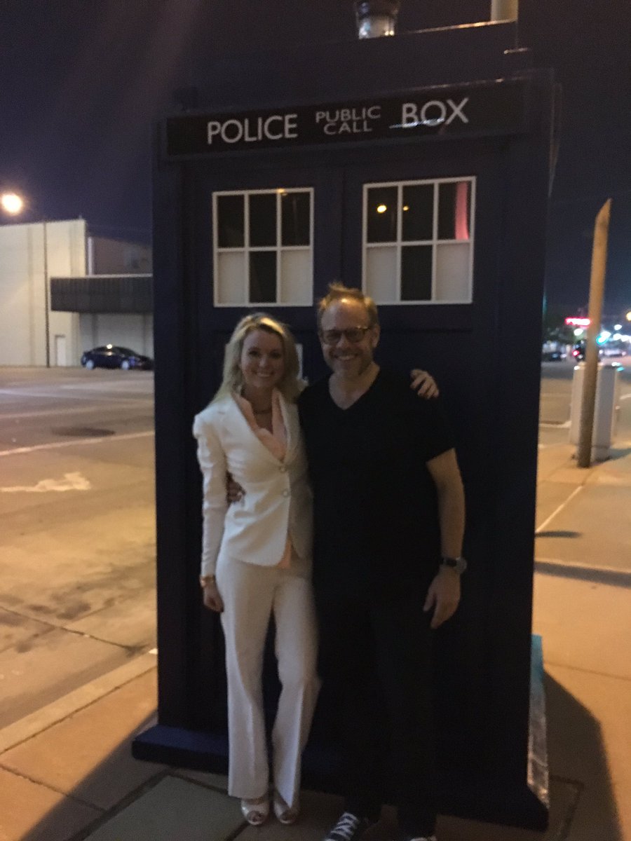 WadeBalzer's tweet photo. Thanks @altonbrown for visiting Tulsa and the @TulsaTardis! #AltonBrownLive https://t.co/9NtTNFCE3H