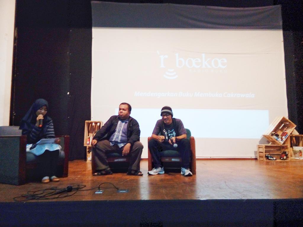 sacppbumy's tweet photo. Talkshow bersama @radiobuku &amp; @BrailleJogja "Literacy Beyond Border" di International Language Festival #2
#ILF2 https://t.co/RyPISo8ef0
