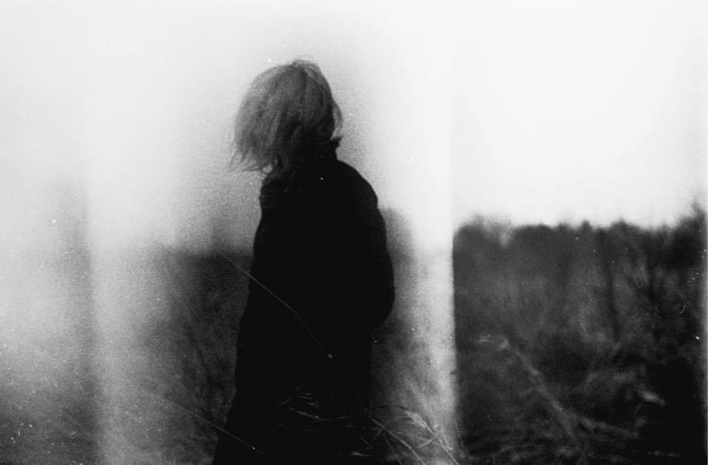 Это одиночество. Пустоту мне пережить. Пустота и одиночество. Сюрреализм одиночество. Одиночество души.