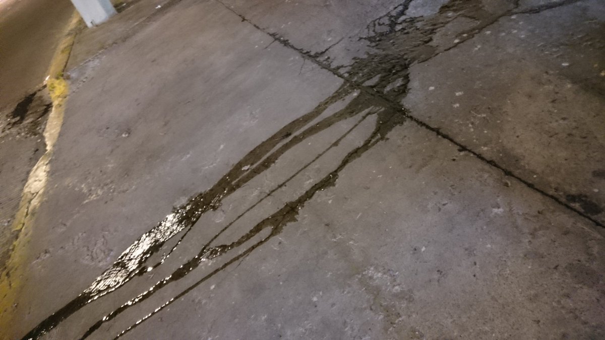 L1N0HM's tweet photo. Fuga de agua, apoyo Blvd Atlixco 21 pte afuera oficinas instituto electoral del estado @retioPUE https://t.co/0KDmESincA