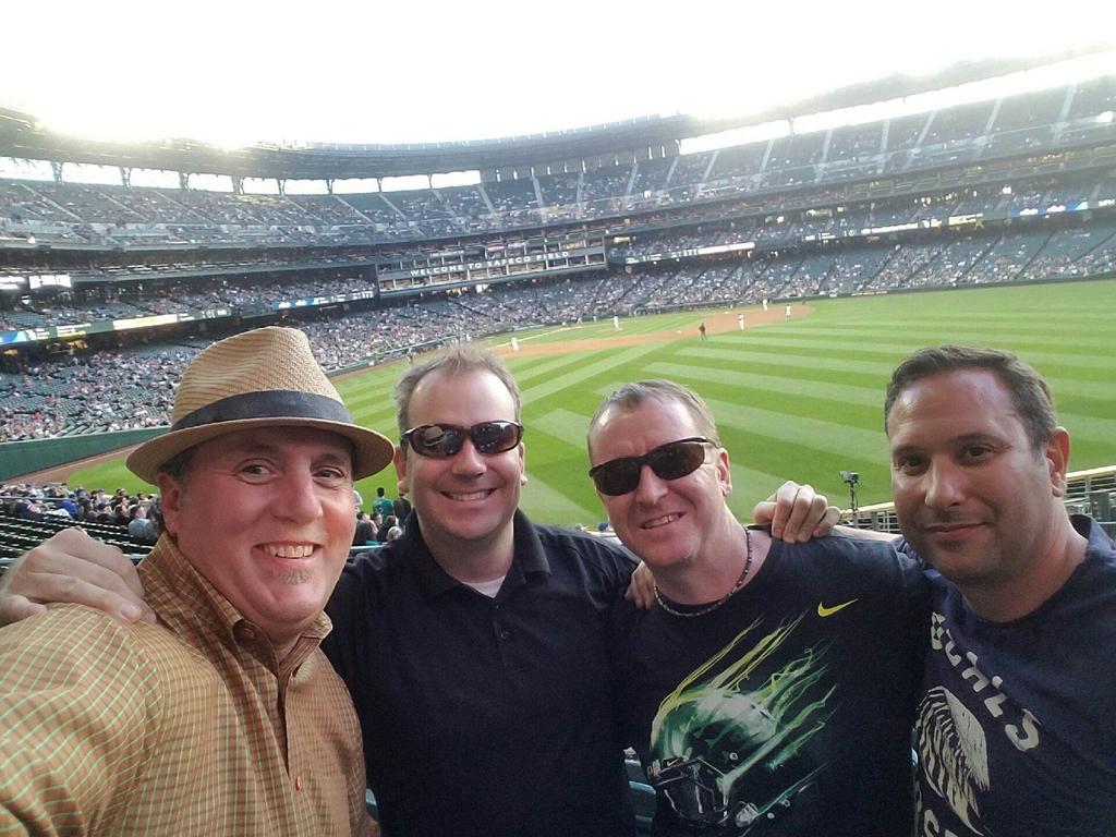 Craigeg1's tweet photo. T-Mobile NW Majors Team meeting @safecofield #wewontstop https://t.co/uW8K8d42It