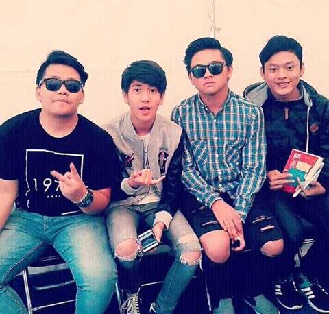Semanggat trs ea cjr..moga succes k donya...aminn..
#ComAtE...