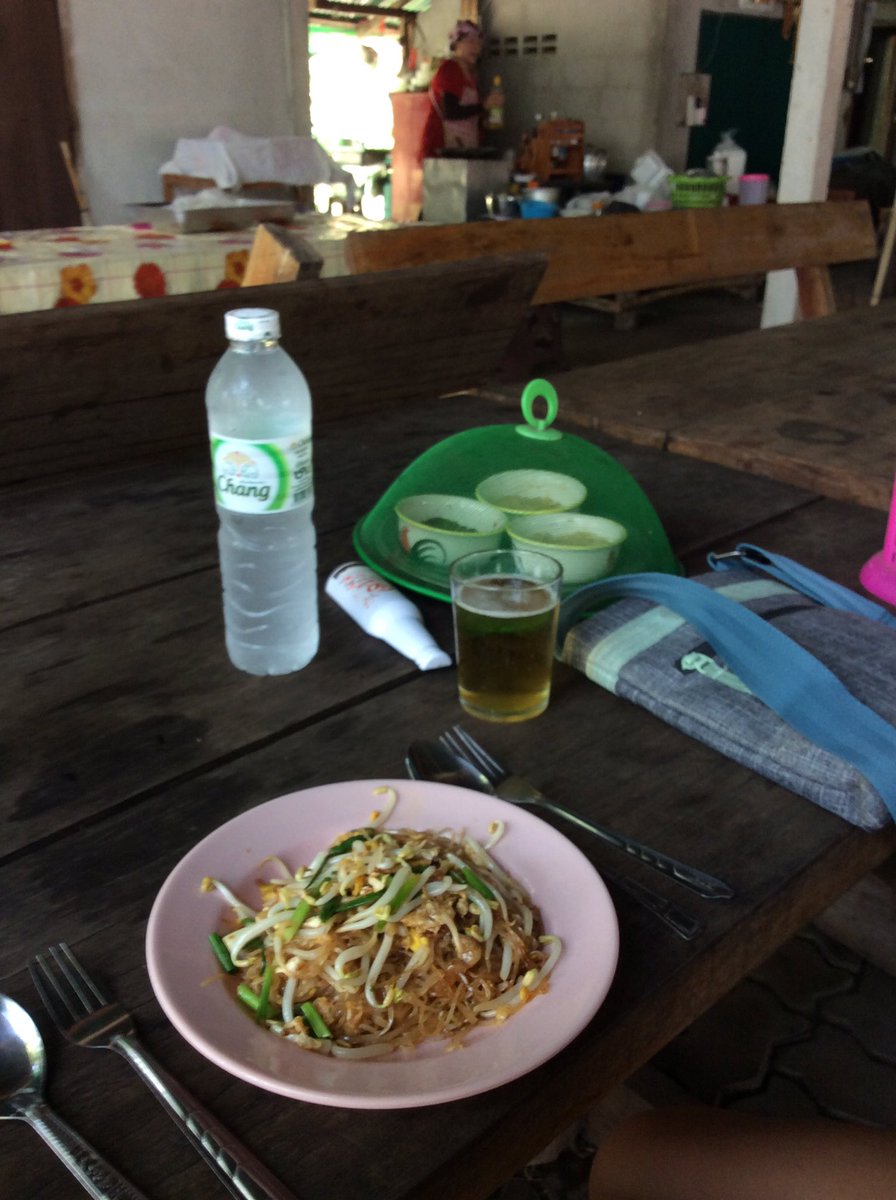 culinaryconch's tweet image. Serious #Thai #cuisine #cooking going on in #BuaTong #stickywaterfall #papayasalad #