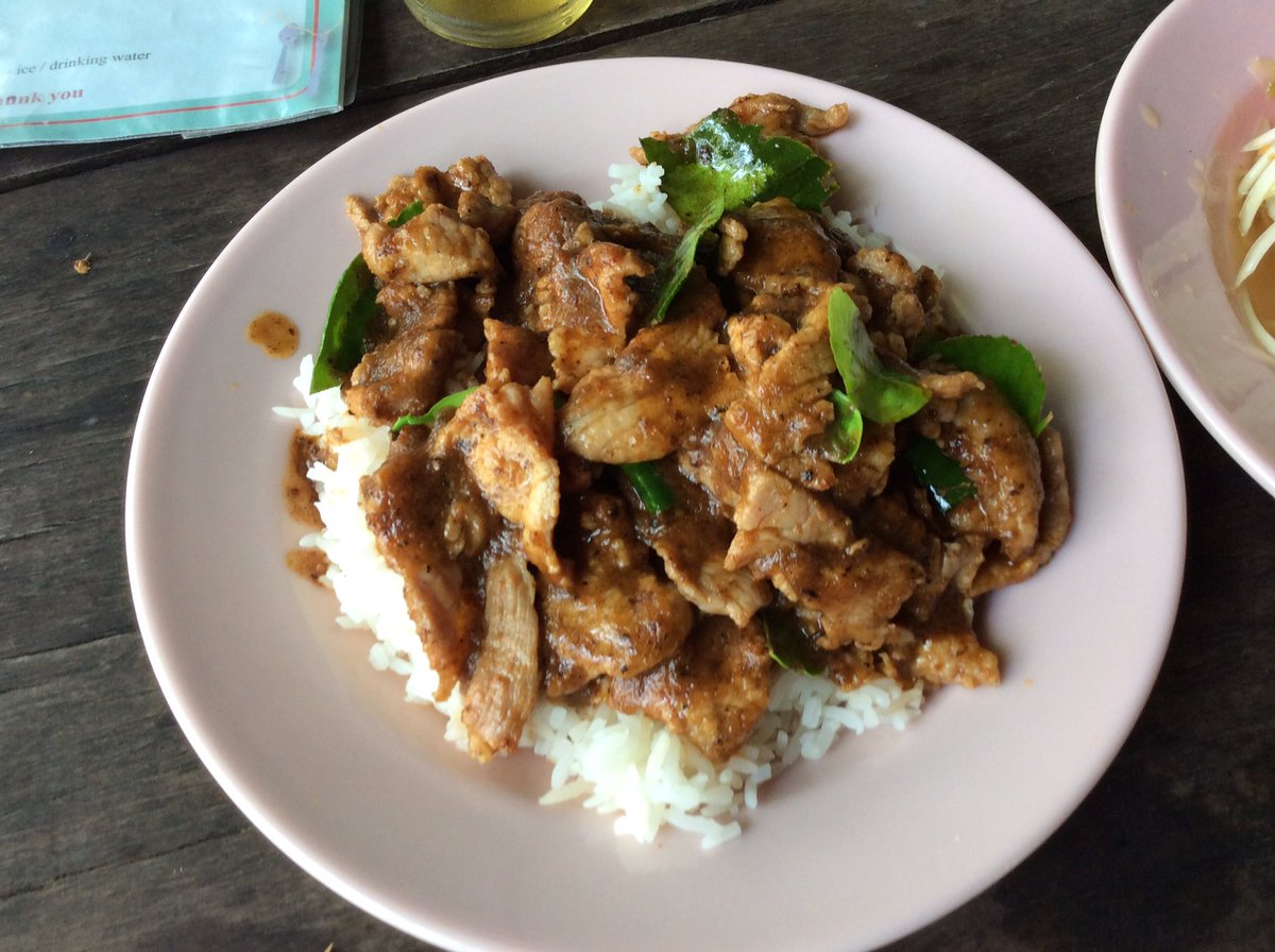 culinaryconch's tweet image. Serious #Thai #cuisine #cooking going on in #BuaTong #stickywaterfall #papayasalad #