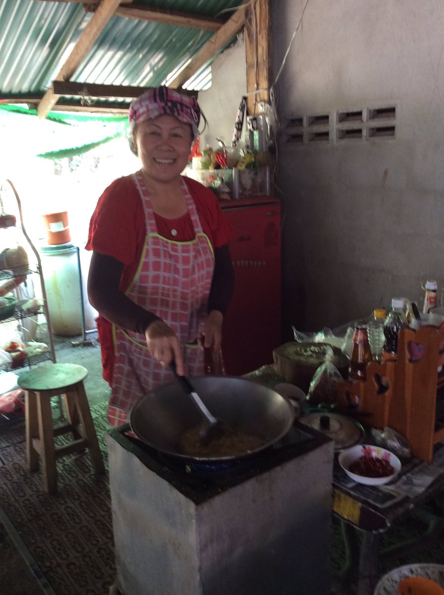 culinaryconch's tweet image. Serious #Thai #cuisine #cooking going on in #BuaTong #stickywaterfall #papayasalad #