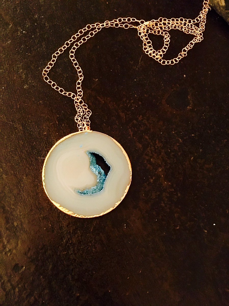 civetta_la's tweet photo. Loving this blue moon slice of an agate necklace💙🌙#oneofakind #uniquejewelry #civettala #blueagate #gems https://t.co/FoA8ZZrR5V