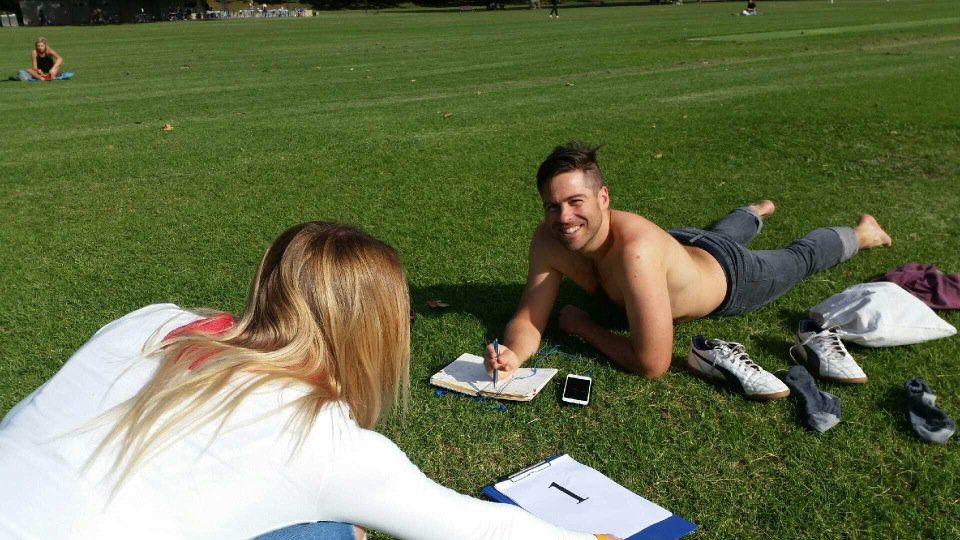 Brenda_Invitbox's tweet photo. #redteam trying2 win the prize but getting distracted chatting up a guy in the park!
#bowdenmel #pinnacleteamevents https://t.co/3HfrCVGJTf