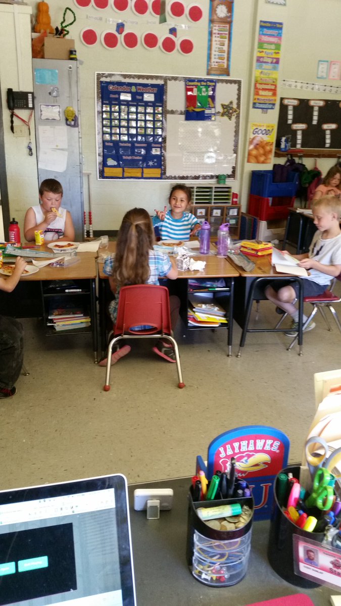 Finest1stGrade's tweet photo. We celebrated our hard work this semester with addition sentences by having a pizza party! #1stchat #NHSTigerPride https://t.co/uXhsUwnlHr
