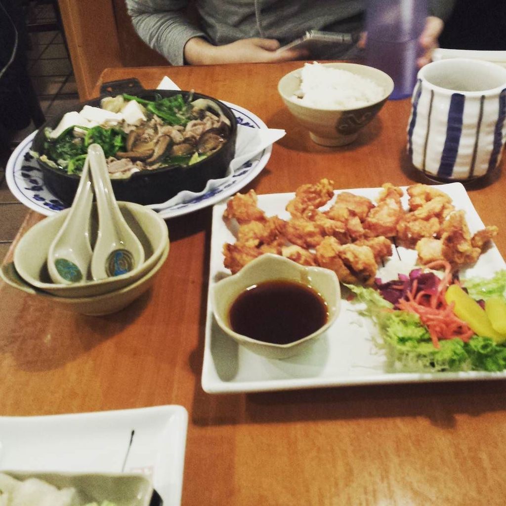 japanesefoodx's tweet photo. chefnanigans: Karaage & beef sukiyaki at Sushi Boat!
#chefnanigans #sushi #karaagechicken https://t.co/5j0wK0MuLh
