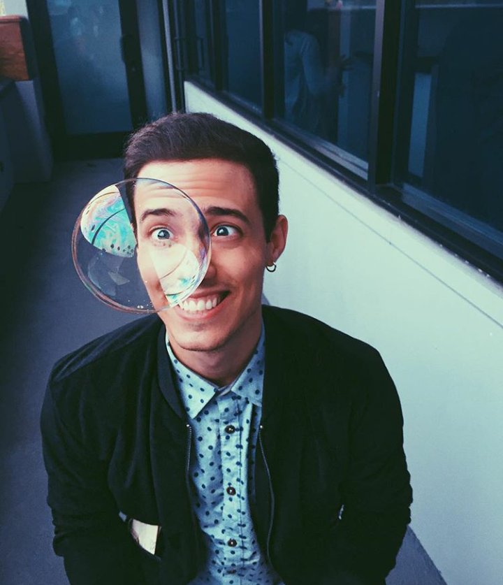 ec42336e98614cf's tweet photo. #ChoiceMaleArtist @IamLeroySanchez You're the best ❤ #Leroyals https://t.co/hrBvXA3Ic0