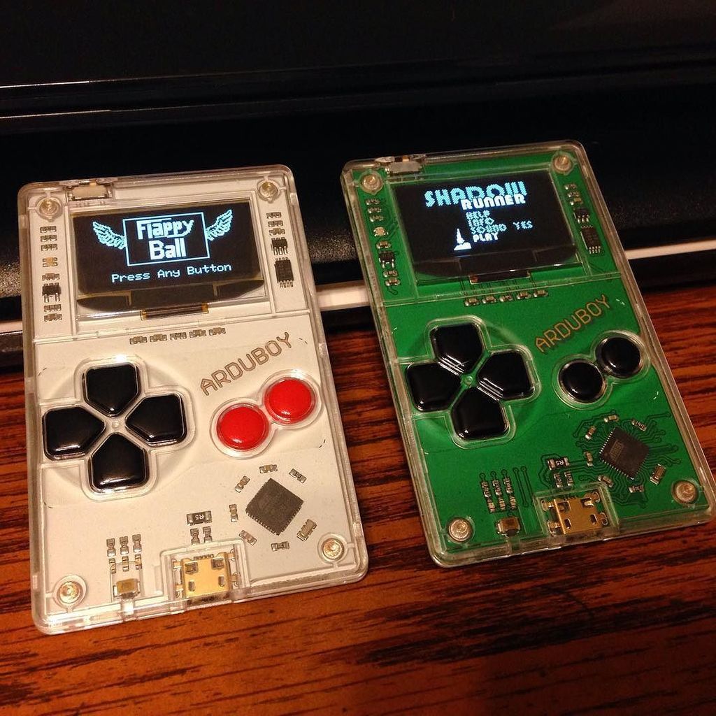 caudalfinIoT's tweet image. #arduboy #arduinoleonardo #leonardo #arduino #gameboy #8bit #game #games #diy #myarduboy My two Arduboys came in th…