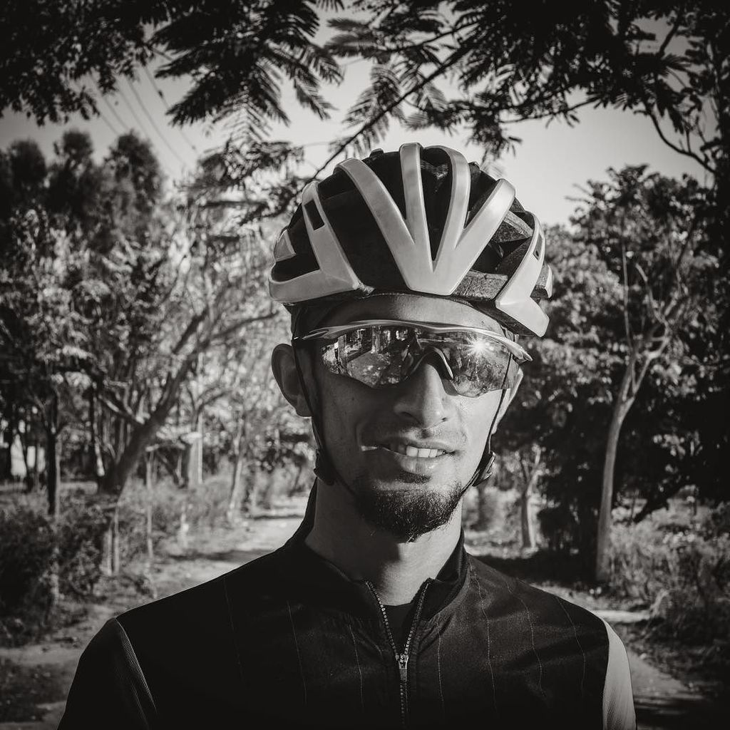 ChenthilMohan's tweet photo. Getting used to lights #lightexperiments #friendsofche #cyclist #bangalore https://t.co/Go6sWzq2sG https://t.co/4KZC3hQNjy
