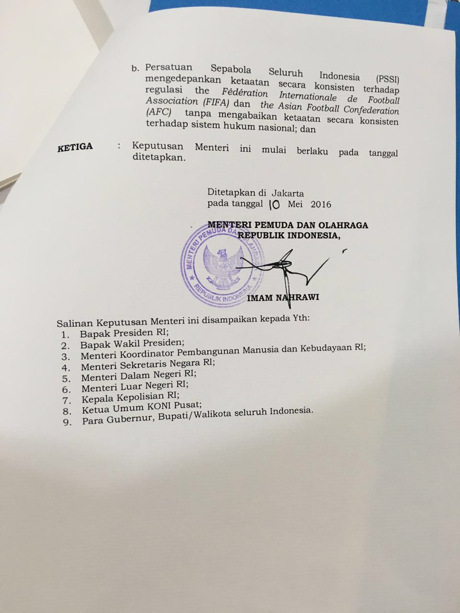 fdssi_official's tweet photo. Sungguh ironi. Gak niat mencabut sanksi.
Surat pencabutan tidak disampaikan ke PSSI (lihat salinan).
Maunya apa? https://t.co/u2zL5qcbVr