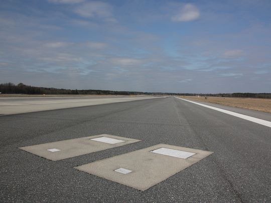 emarevaloh's tweet photo. ¡Increíble!
Graves on airport runways
https://t.co/yCLDbzMEi0
#amusingplanet https://t.co/cylVxTwcJP