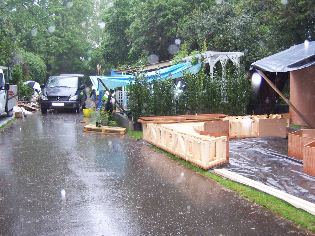 Missing having a #garden at the #ChelseaShow this year :-( This time 2010 we building our shoe garden in the rain!