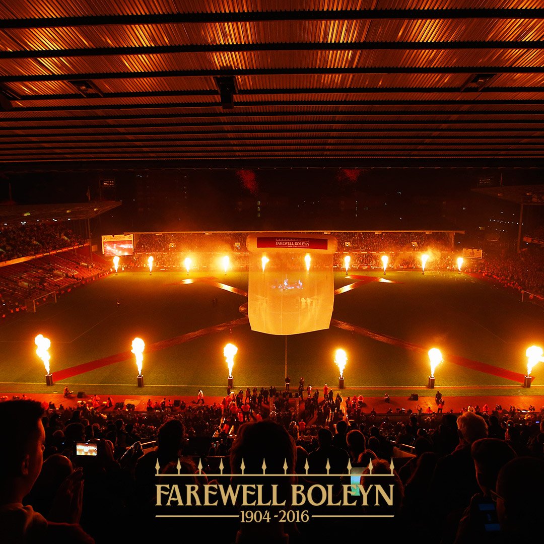 Sebuah upacara yg fantastis menutup 112 thn Boleyn Ground dgn luar biasa ➡️ wes.hm/FB1005 #FarewellBoleyn