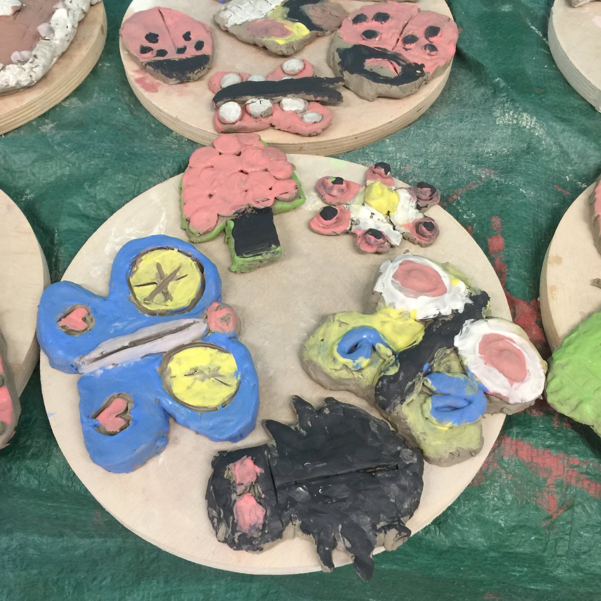 mkartscentre's tweet photo. Milton Keynes Arts Centre Artist + #TopPotter @PotteryByAndrew had FUN with Turvey Lower School this week #Ceramics https://t.co/vQ4OVUf73G
