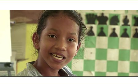 ffechecs's tweet image. Mylène vit en #Guyane et joue aux échecs comme tous les enfants de son école ! ➡ bit.ly/1QYhWSg via @ARTEfr
