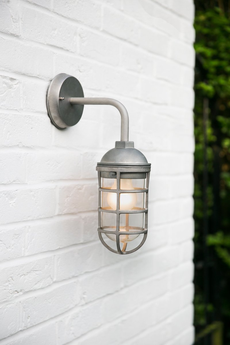graceandglory's tweet photo. Add a nautical feel to your outdoor space - save 15% off our Chatham outdoor wall #lighting https://t.co/WnciAIi4q4 https://t.co/OWgIX7V6Qz
