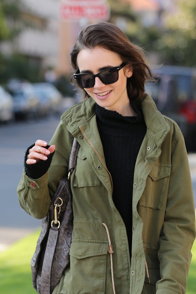 LilyCollinsUpd's tweet photo. #LilyCollins  -  "Visits a Friend in Los Angeles, CA" - 10 May 2016 #1 https://t.co/RFA30NY3jP