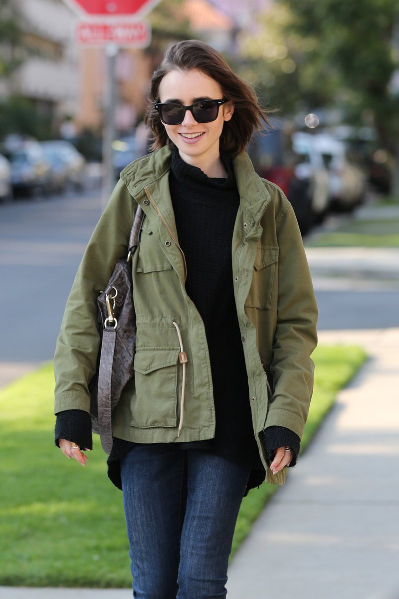 LilyCollinsUpd's tweet photo. #LilyCollins  -  "Visits a Friend in Los Angeles, CA" - 10 May 2016 #1 https://t.co/RFA30NY3jP