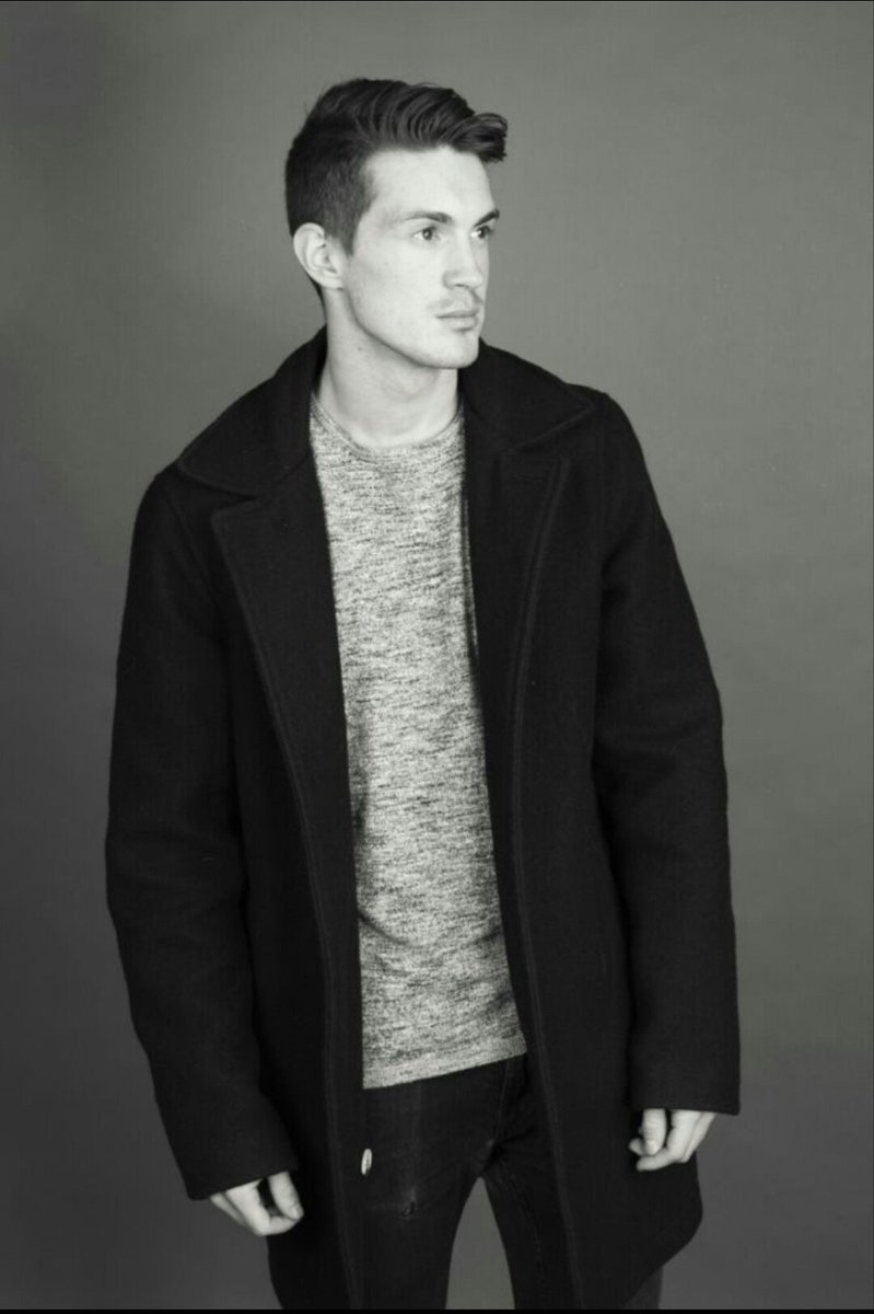 DylanElPatron's tweet image. 6&apos;7&quot; #tallguy #bigguyproblems